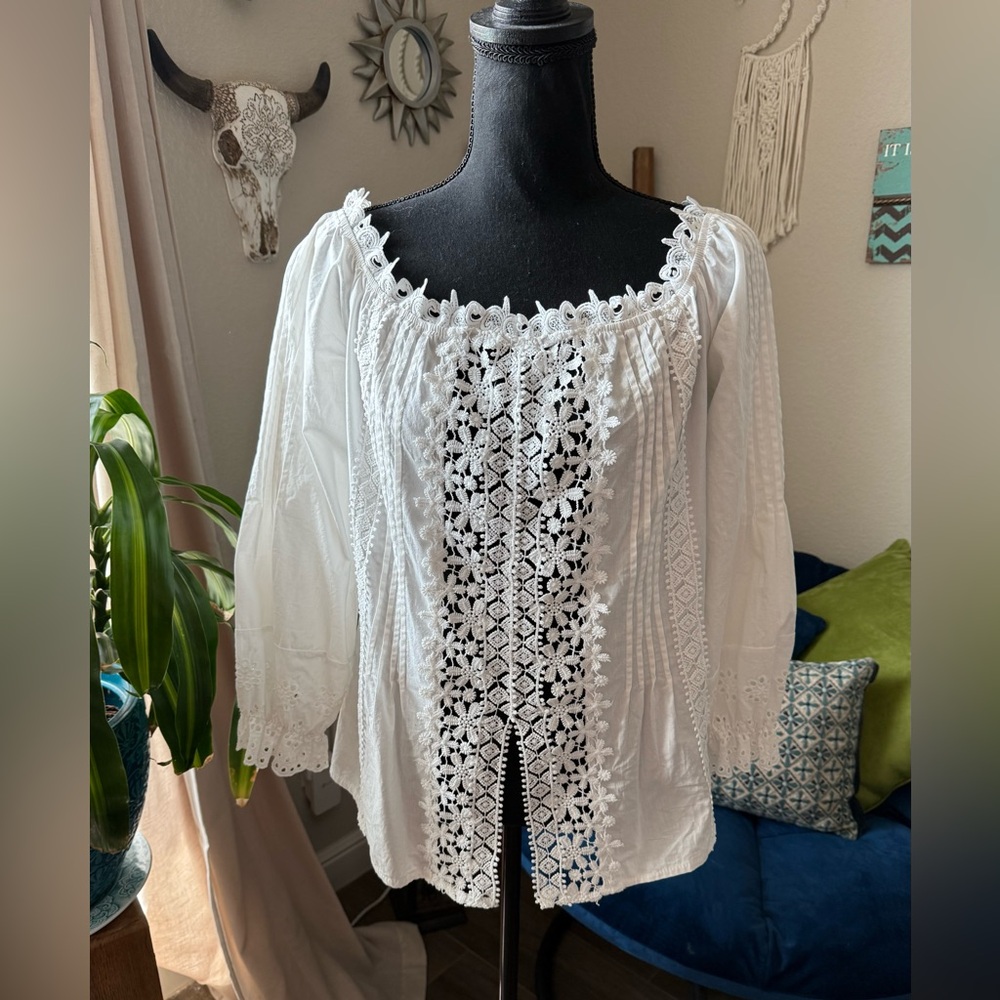 CBR SZ S White Lace & Eyelet Details Blouse Top 3/4Sleeves Elastic Neck & Wrists